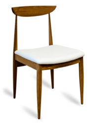 Židle s dřevěnou konstrukcí