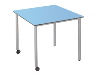 73 × 73 cm čtvercový stůl, na kolečkách
