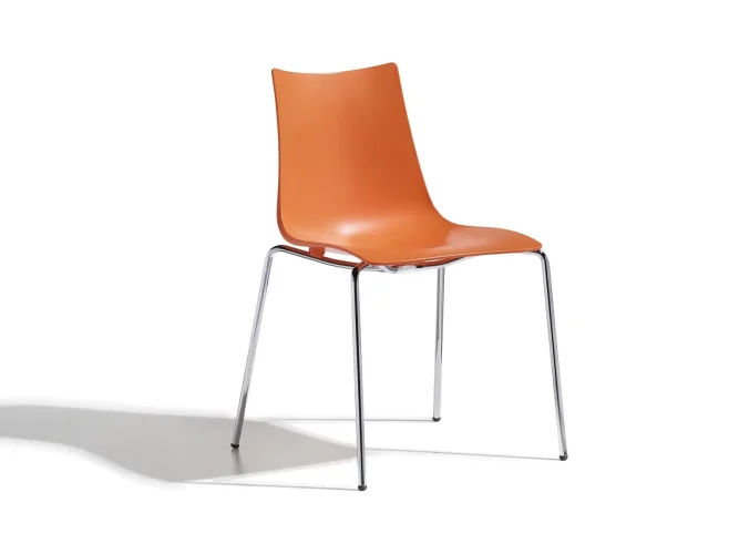 židle s ocelovou konstrukcí