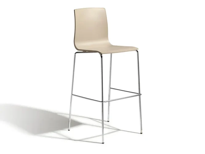 židle s ocelovou konstrukcí