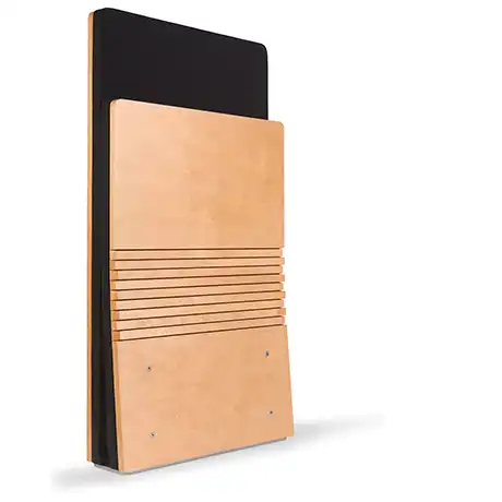 Uchycení k podlaze i stěně, pohodlný čalouněný sedák a opěradlo