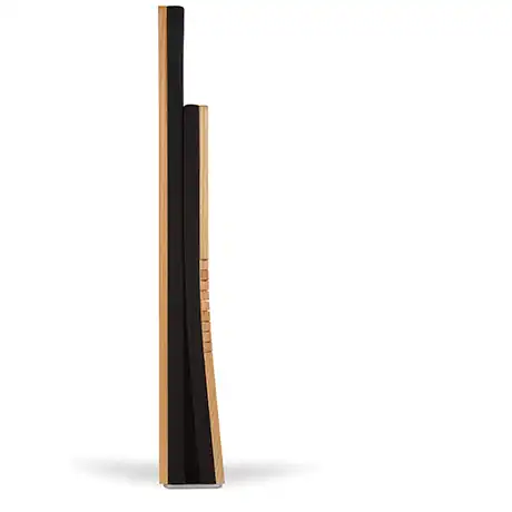 Uchycení k podlaze i stěně, pohodlný čalouněný sedák a opěradlo