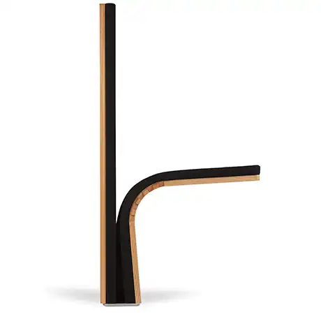 Uchycení k podlaze i stěně, pohodlný čalouněný sedák a opěradlo