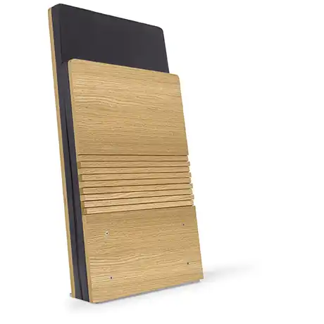 Uchycení k podlaze, pohodlný čalouněný sedák a opěradlo