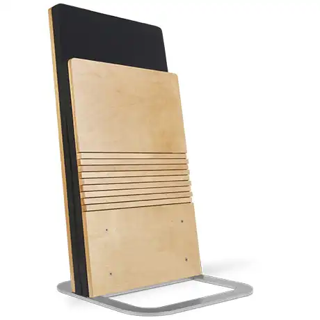 Uchycení k podlaze, pohodlný čalouněný sedák a opěradlo