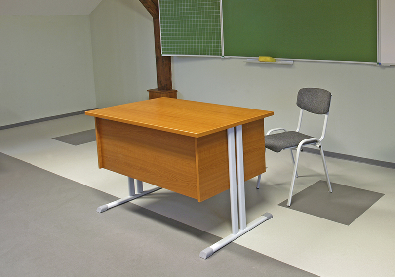 Stoly pro učitele